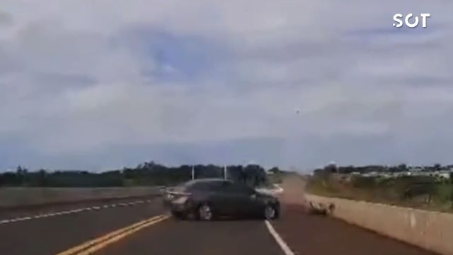 Ultrapassagem mal-sucedida provoca colisão frontal na BR-277 e deixa cinco feridos em Foz do Iguaçu