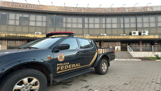 Operação da PF mira esquema de compra de votos e violência política em São Miguel do Iguaçu e afasta servidores municipais