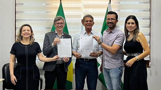 Prefeitura de Foz do Iguaçu firma parceria com a Unioeste para reforçar atendimento na atenção primária