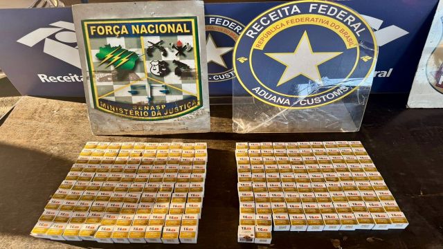 Receita Federal apreende medicamentos para emagrecer avaliados em R$ 150 mil ocultos em fundo falso de veículo